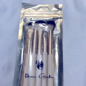 🆕 BEAU GÂCHIS NO. 7 COLLECTION 5 BRUSH SET 7l9